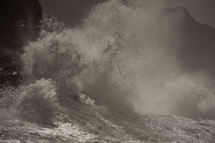 photographing waves kauai