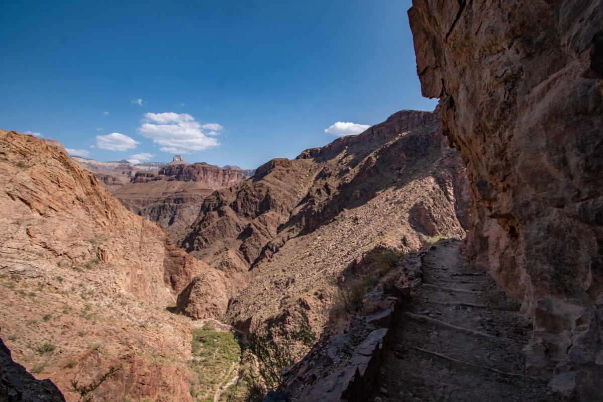 hikng bright angel trail