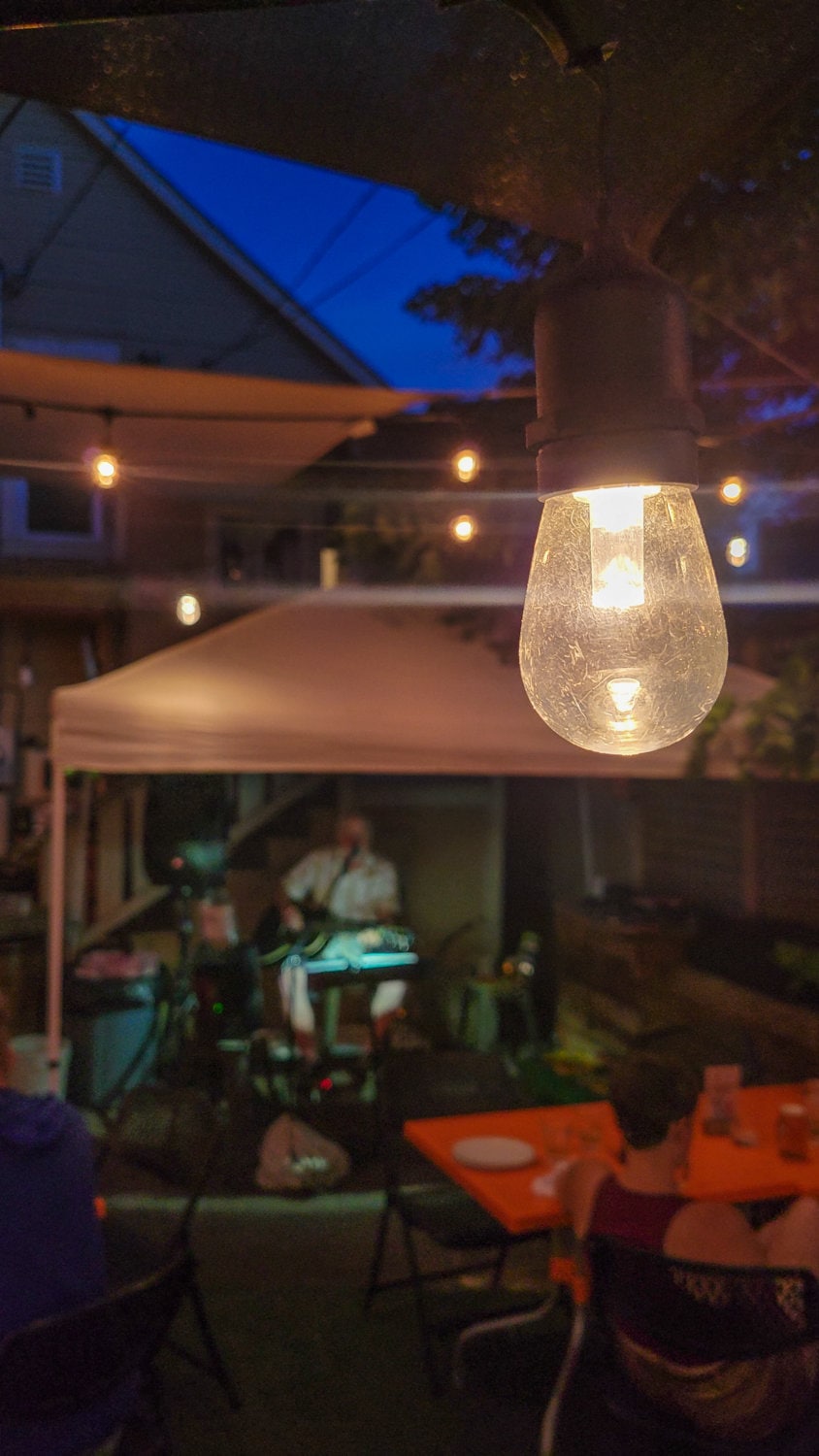 patios in denver live music