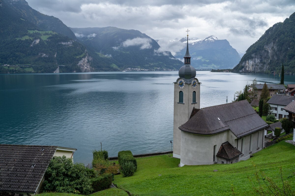 hiking Bauen Switzerland