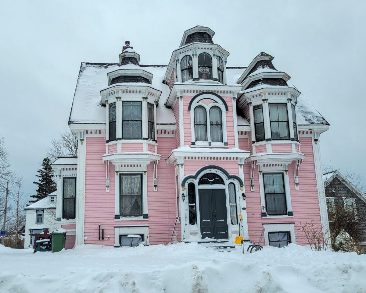 Lunenburg walking tour winter