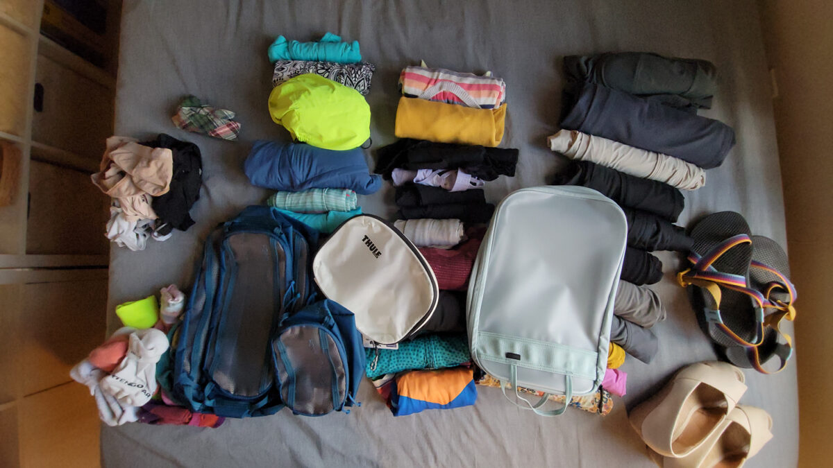 packing tips roll clothes