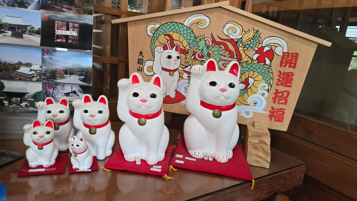 maneki neko history